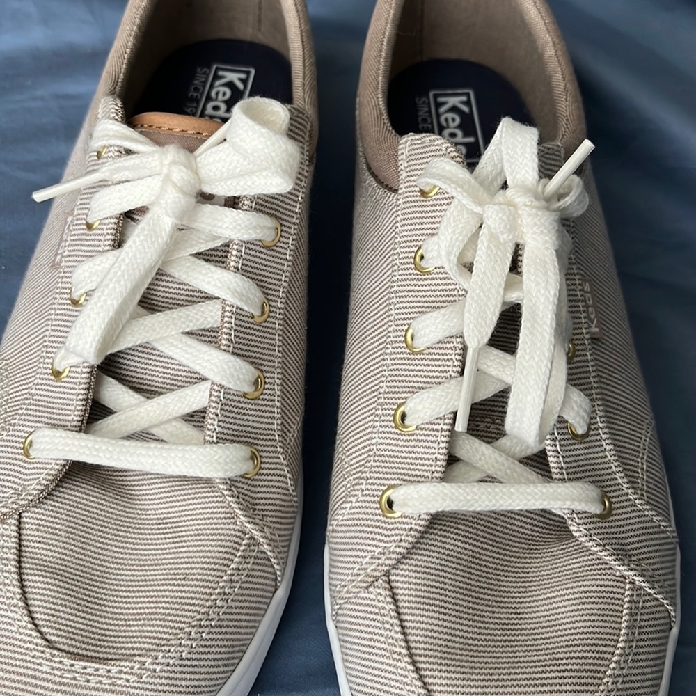 Keds sneakers size 8.5. Barely worn